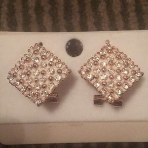 Pierced ears earrings